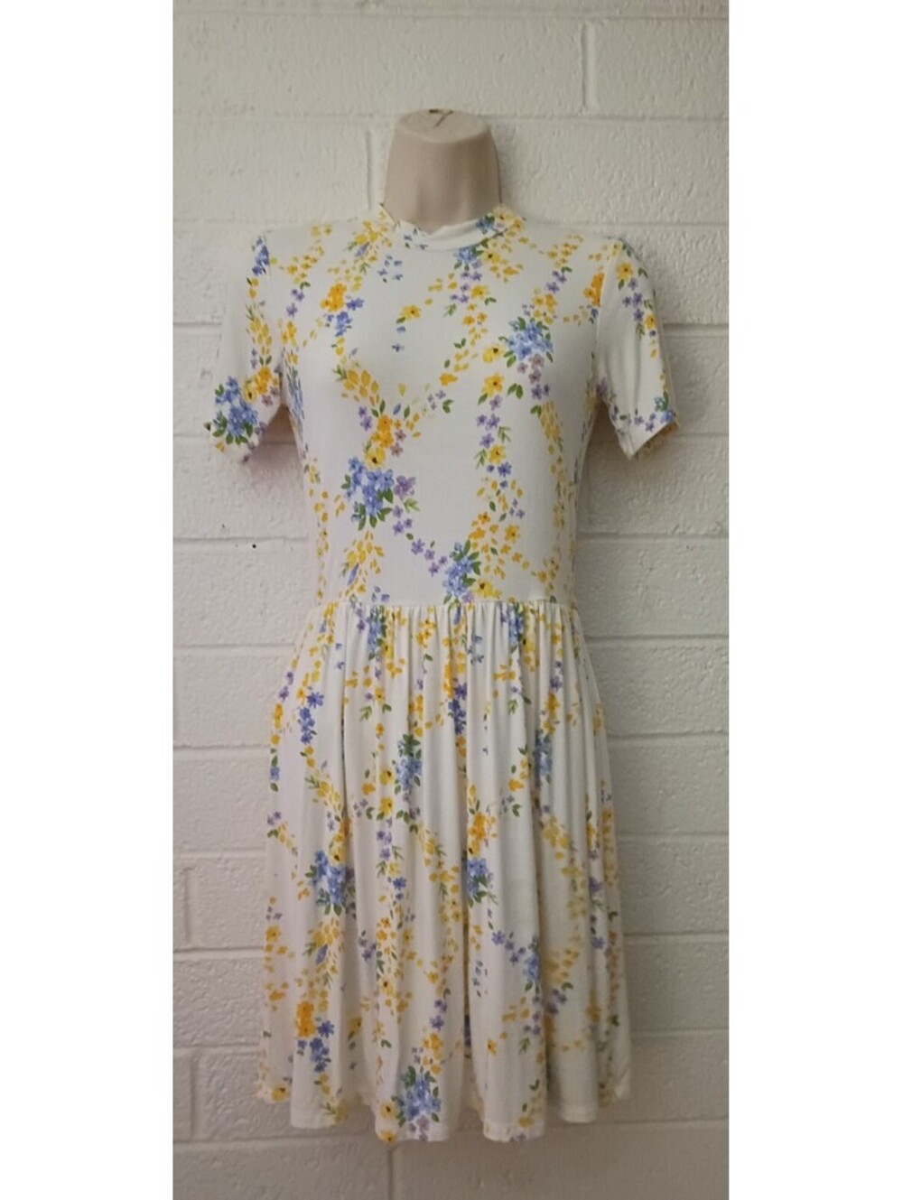 Forever 21 Floral Fit & Flare Mini Dress in White and Yellow floral